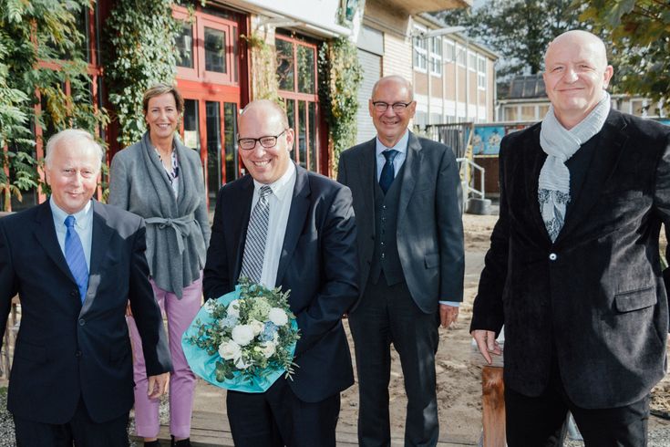 Prof. Dr. Dr. Alexander Prange wurde heute in der Kulturfabrik erneut zum Vizepräsidenten für Forschung und Transfer gewählt. Von links: Dr. Dieter Porschen, Kerstin Abraham (beide Hochschulrat), Prof. Dr. Dr. Alexander Prange, Präsident Dr. Thomas Grünewald und Prof. Dr. Georg Oecking (Senat).  