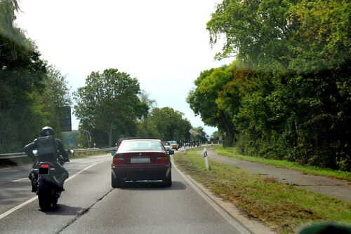 Konvoi_auf_Straße