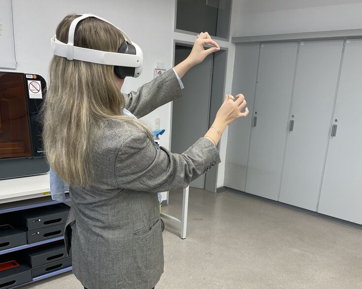 Student J. Prange sketching a textile model