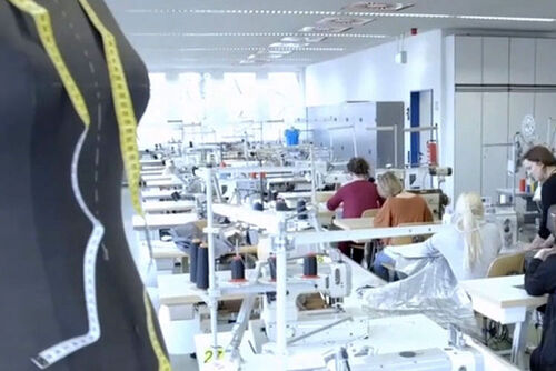 Erster Job in der Produkentwicklung - Näherei