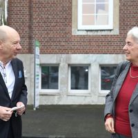 Hochschul-Präsident Dr. Thomas Grünewald und NRW-Wissenschaftsministerin Isabel Pfeiffer-Poensgen