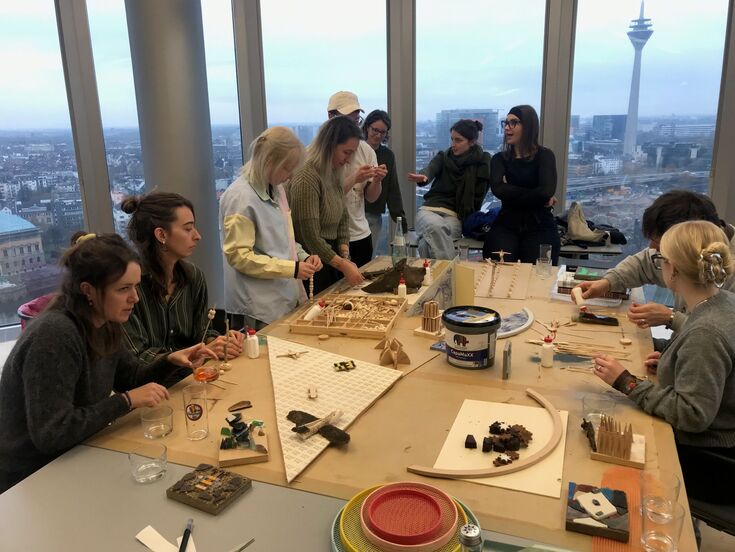 Studierende des Fachbereichs Design bei EY | Foto: Sigrun Prahl