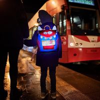 Rucksack Lumi mit LED-Augen und Reflektoren. 