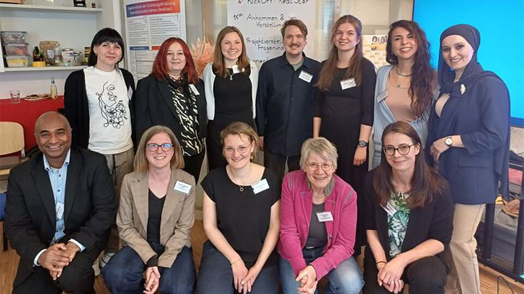 Gruppenbild der Praxispartnerinnen des Verbundes