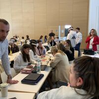 Gruppenarbeiten im Kurs Cross Design Engineering in VR und AR Credis: M.E. Wachs