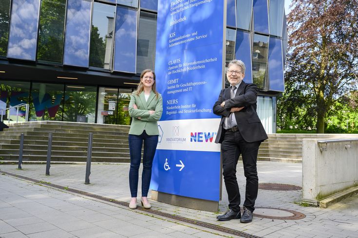 Leitungsübergabe: Angelika Krehl folgt auf Rüdiger Hamm. 