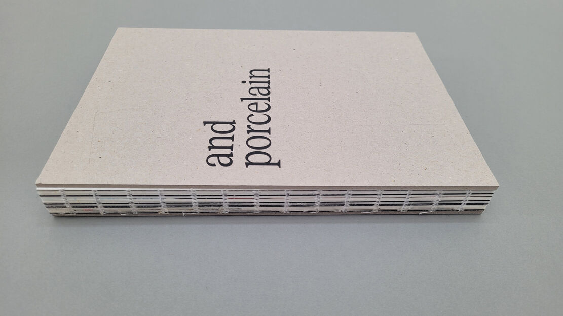 Titelbild and porcelain