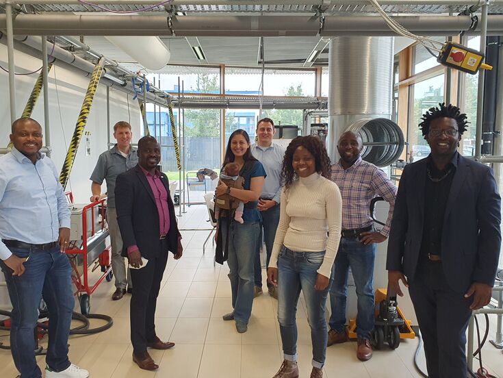 Von links: Cesaire Sielatchom Fondjo (VKII), Arne Graßmann (HN), Paul Ahoutou Kouakou (UNA), Charlotte Newiadomsky (HN), Lukas Saars (HN), Sandrine Christel Magne Mfreumtheu (HiWi HN), Cebastién Foumouo-Tsakou (VKII), Derval Toukam (VKII).