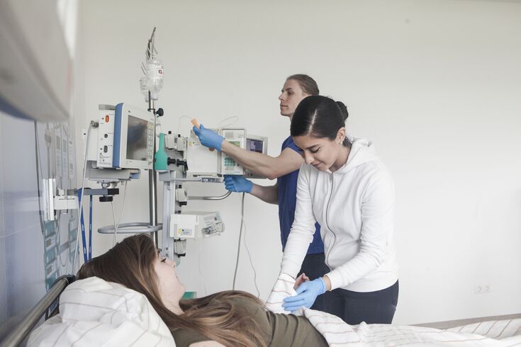 Über den Studiengang Pflege informiert der Fachbereich Gesundheitswesen am 13. November. 