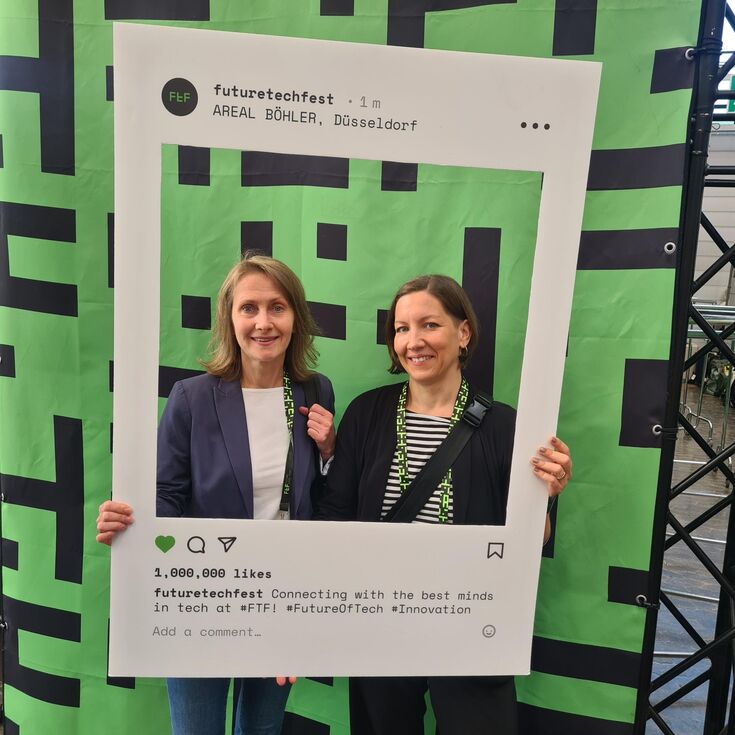 Olena und Julia beim Future Tech Fest