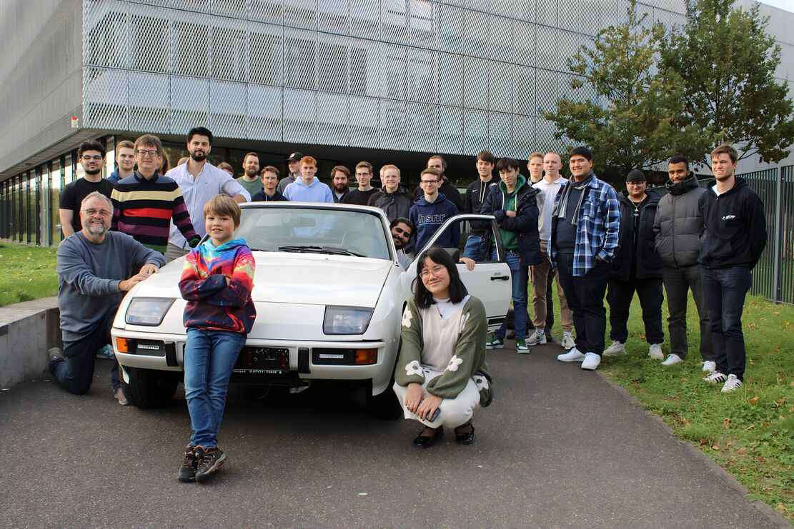 Gruppenbild mit allen Teilnehmenden