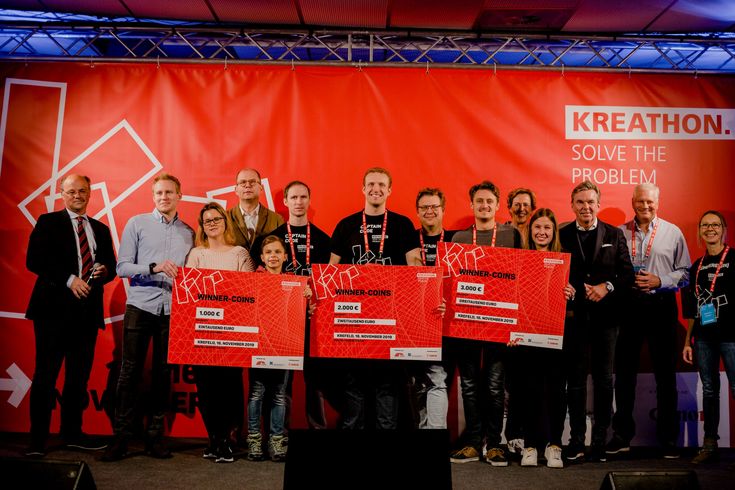 Sieger und Jurymitglieder des zweiten Kreathons.   