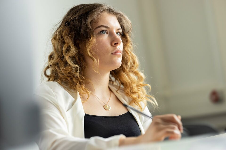 Studentin in der Lehrveranstaltung