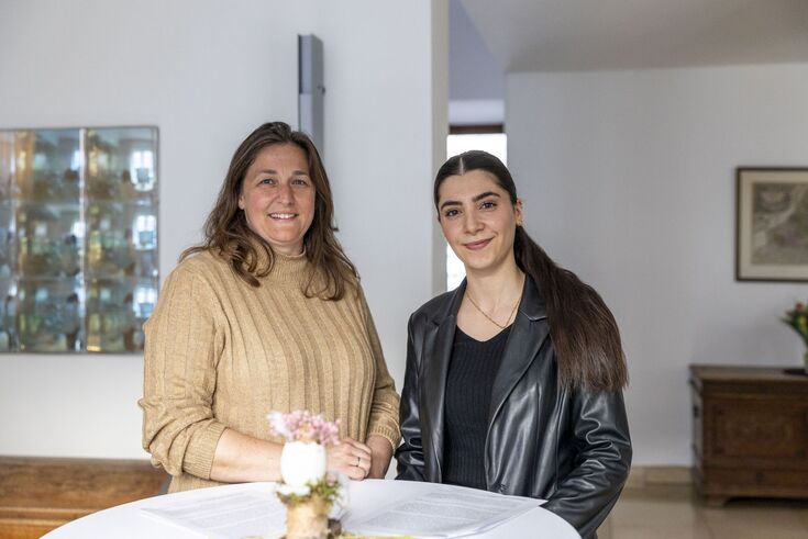 Dr. Frauke von Knoop (l.) und Ashtar Abnoel haben sich als Tandem gefunden (Foto: Thomas Lammertz)