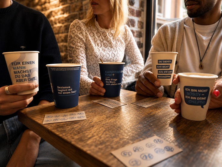 Becherkampagne gegen Alltagssexismus der Gleichstellung des Fachbereichs Wirtschaftswissenschaften | Foto: Frederike Hautmann Becherkampagne gegen Alltagssexismus der Gleichstellung des Fachbereichs Wirtschaftswissenschaften | Foto: Frederike Hautmann