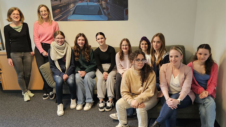 Gruppenbild von allen Teilnehmerinnen des Girls Day 2024