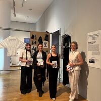 Lilo Stephan, Michéle Lemper, Chalin Hüge und Prof. Wachs bei der Eröffnung der Ausstellung