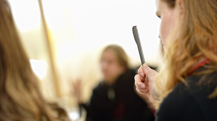 2 Frauen in Lernsituation