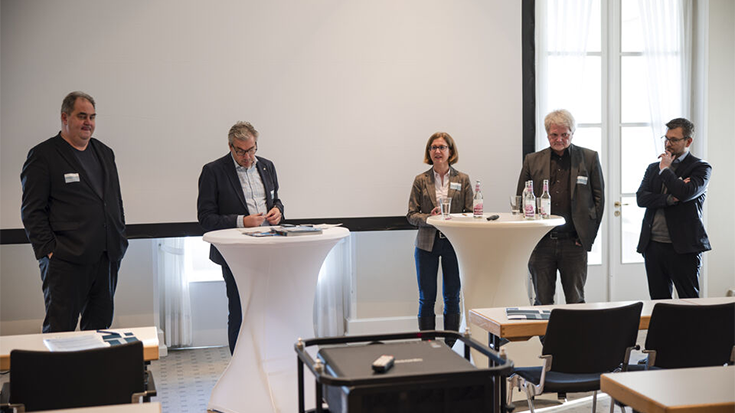 Gruppenbild mit Agelika Krehl auf der Konferenz